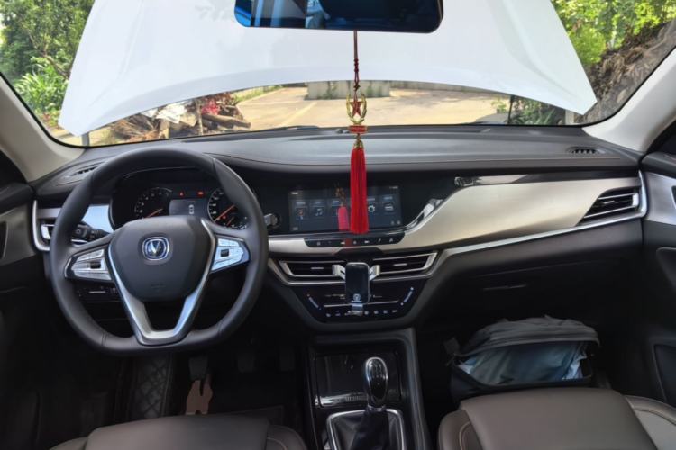 Used CHANGAN CS35PLUS 2019 1.6L Manual Chuanlian Edition Center Console
