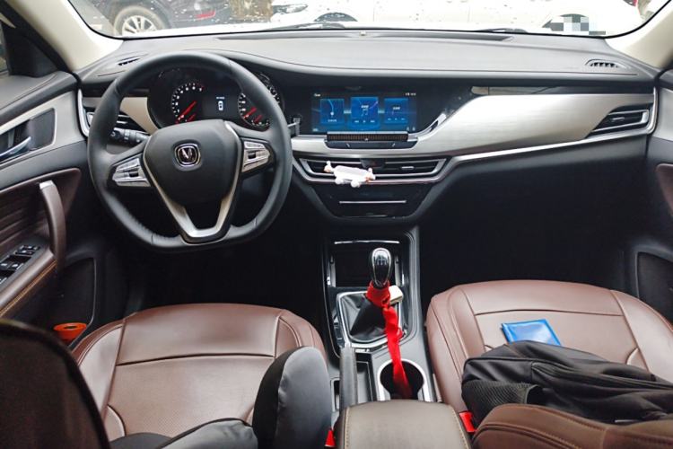 Used CHANGAN CS35PLUS 2019 1.6L Manual Chuanlian Edition Center Console