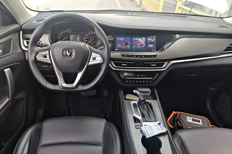 Used CHANGAN CS35PLUS 2019 1.4T DCT Chuanlian Blue Whale Edition Center Console