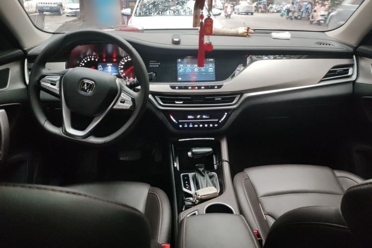 Used CHANGAN CS35PLUS 2019 1.6L Automatic Yue Lian Upgrade Edition Center Console