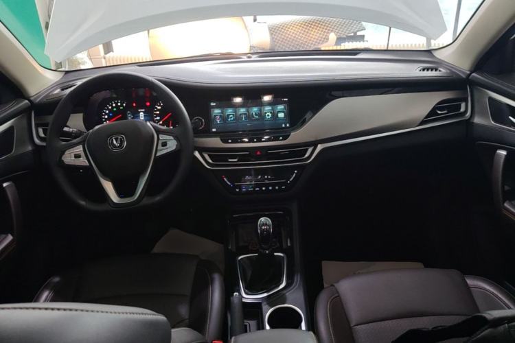 Used CHANGAN CS35PLUS 2019 1.6L Manual Chuanlian Edition Center Console