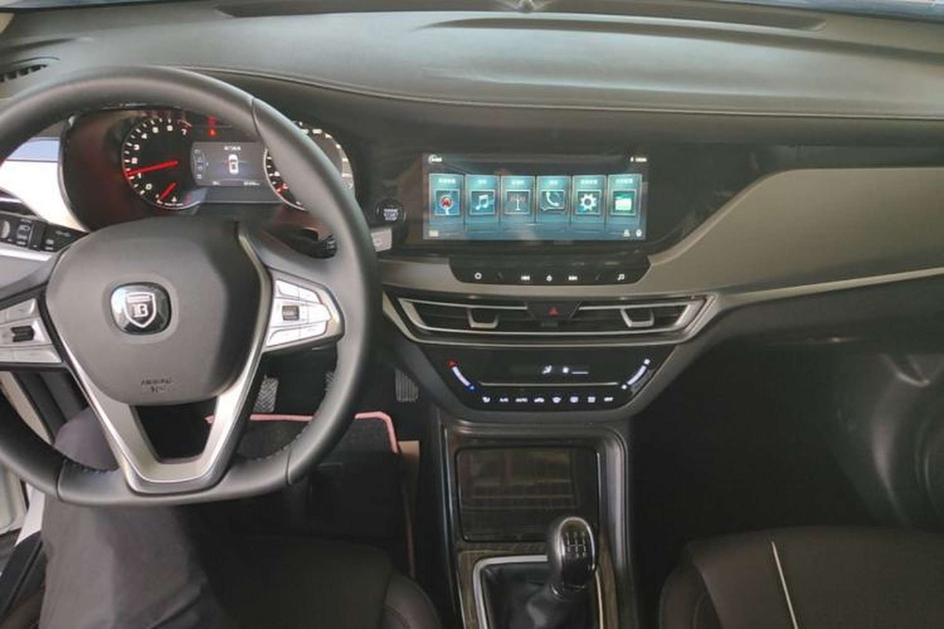 Used CHANGAN CS35PLUS 2019 1.6L Manual Chuanlian Edition Center Console