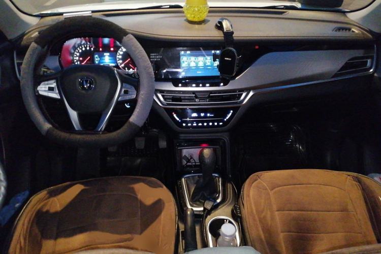 Used CHANGAN CS35PLUS 2019 1.6L Manual E-Link Upgrade Edition Center Console