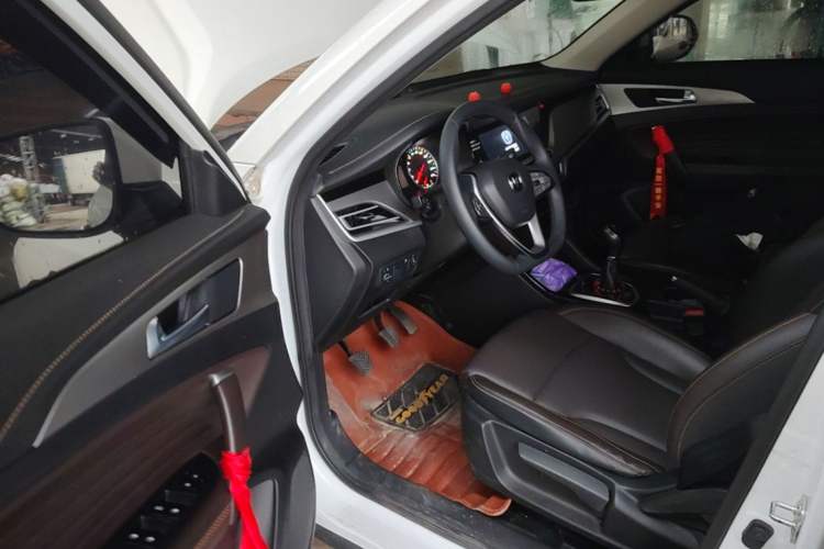 Used CHANGAN CS35PLUS 2019 1.6L Manual Chuanlian Edition Driver Seat