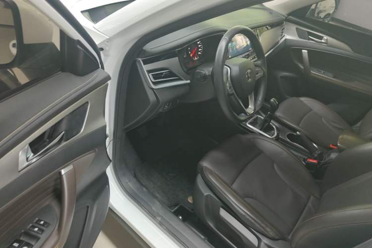 Used CHANGAN CS35PLUS 2019 1.6L Manual Chuanlian Edition Driver Seat