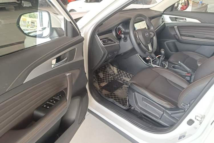 Used CHANGAN CS35PLUS 2019 1.6L Manual Chuanlian Edition Driver Seat