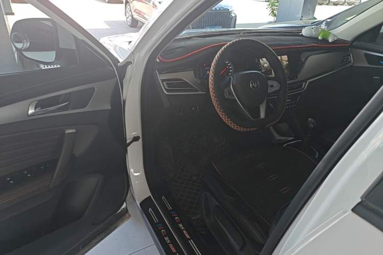 Used CHANGAN CS35PLUS 2019 1.6L Manual Chuanlian Edition Driver Seat