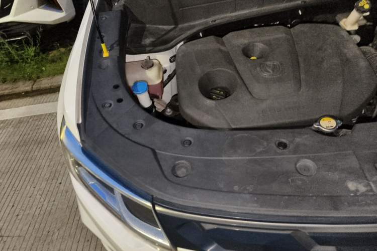 Used CHANGAN CS35PLUS 2019 1.6L Automatic CoolLink Edition Engine Bay Right