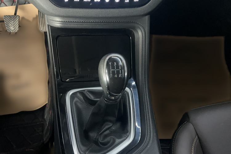 Used CHANGAN CS35PLUS 2019 1.6L Manual Chuanlian Edition Exterior 11