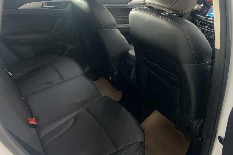 Used CHANGAN CS35PLUS 2019 1.6L Manual Chuanlian Edition Exterior 14