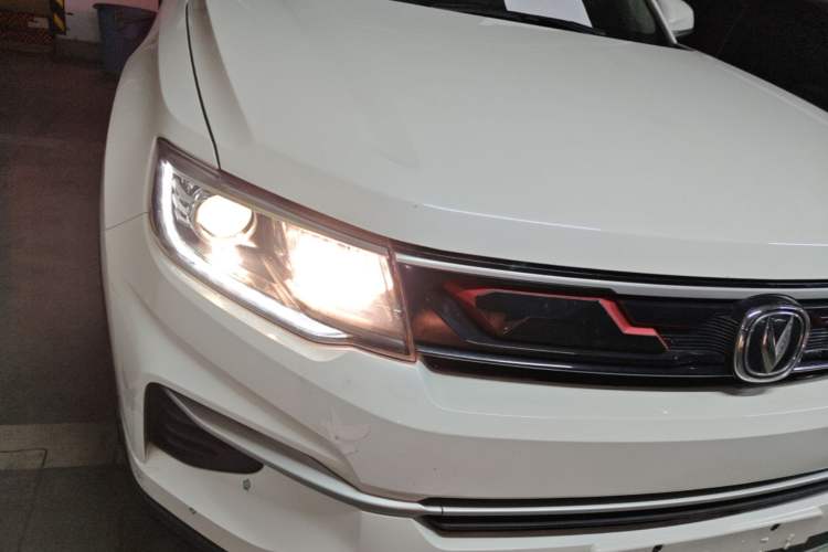 Used CHANGAN CS35PLUS 2019 1.4T DCT CoolLink Blue Whale Edition Exterior 3