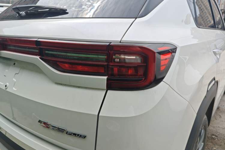 Used CHANGAN CS35PLUS 2019 1.6L Automatic Changlian Edition Exterior 3