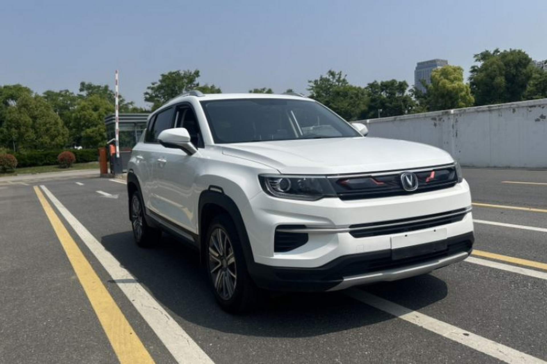 Used CHANGAN CS35PLUS 2019 1.4T DCT Chuanlian Blue Whale Edition Exterior 4