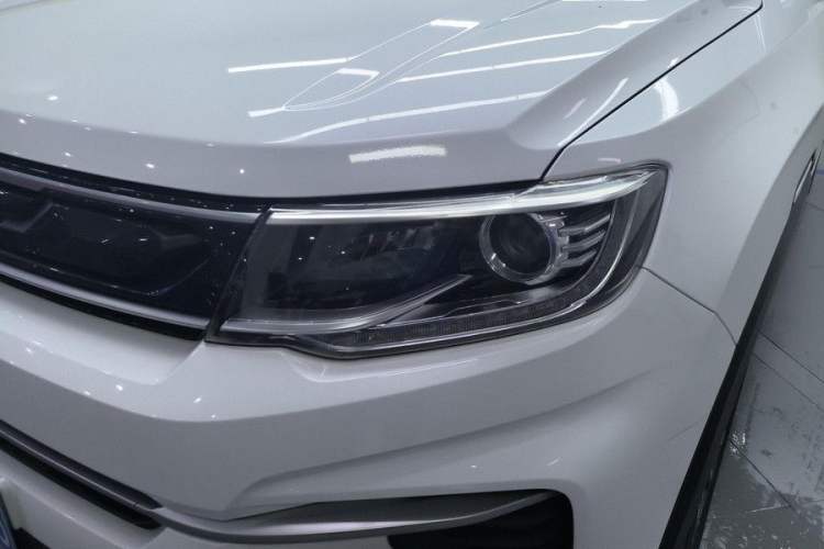 Used CHANGAN CS35PLUS 2019 1.6L Manual Chuanlian Edition Exterior 4