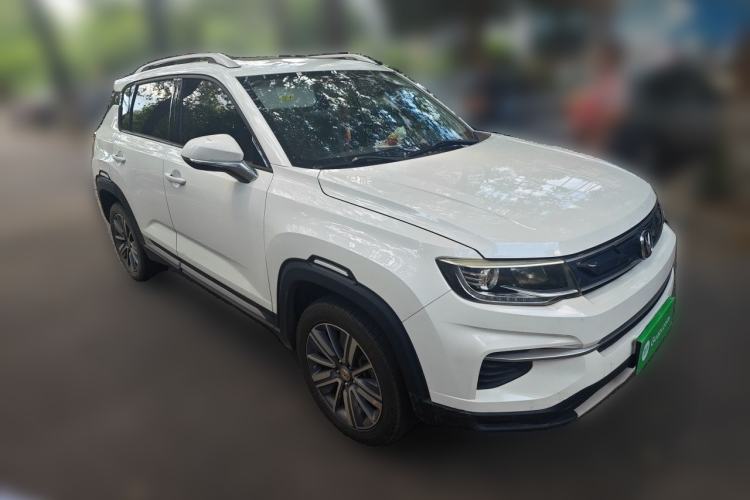 Used CHANGAN CS35PLUS 2019 1.6L Manual Chuanlian Edition Front Right 45 Deg