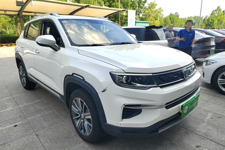 Used CHANGAN CS35PLUS 2019 1.6L Manual Chuanlian Edition Front Right 45 Deg