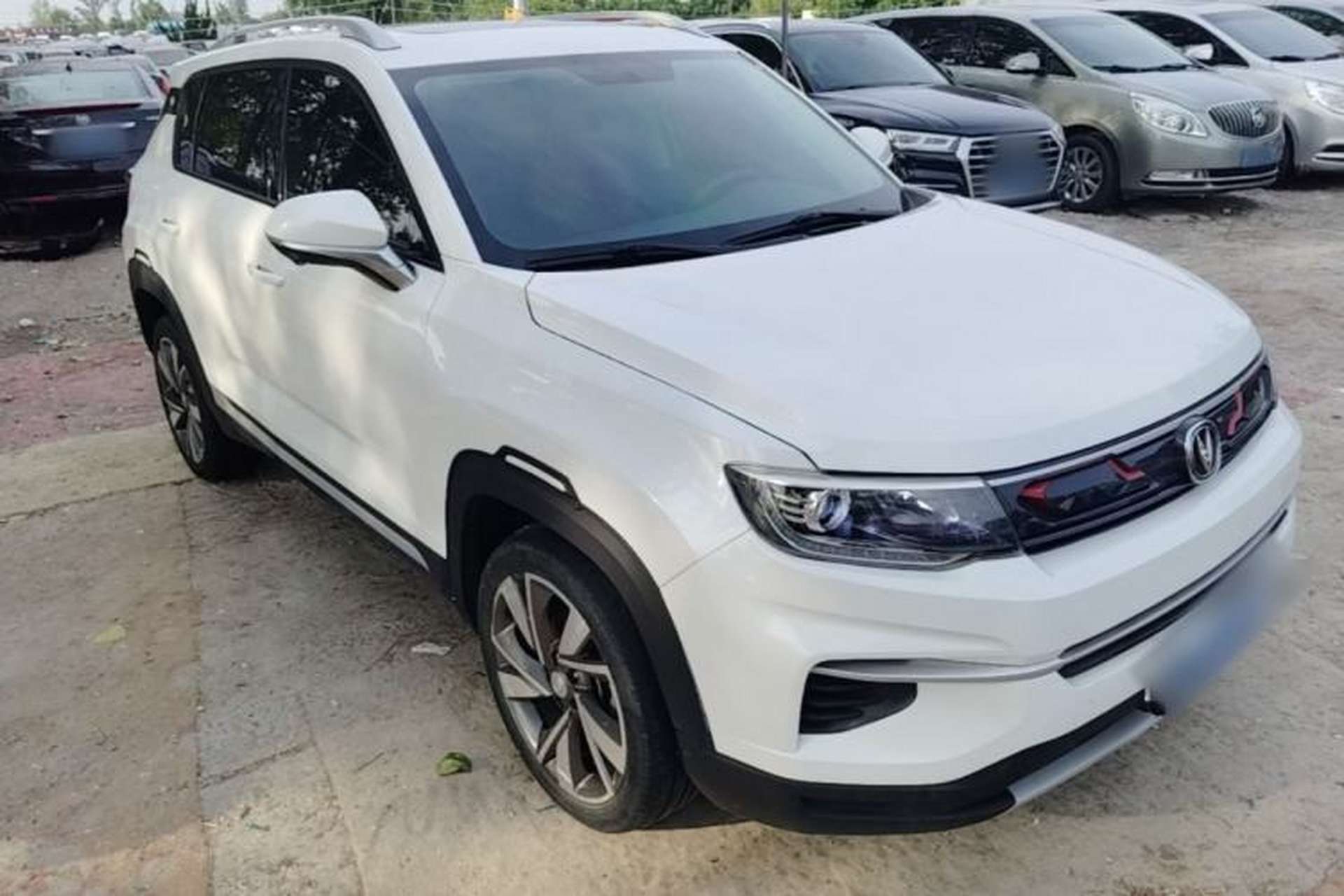 Used CHANGAN CS35PLUS 2019 1.4T DCT CoolLink Blue Whale Edition Front Right 45 Deg