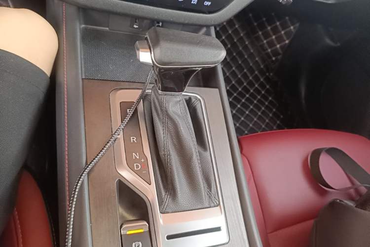 Used CHANGAN CS35PLUS 2019 1.4T DCT Chuanlian Blue Whale Edition Gear Lever