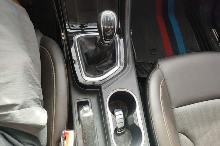 Used CHANGAN CS35PLUS 2019 1.6L Manual Chuanlian Edition Gear Lever