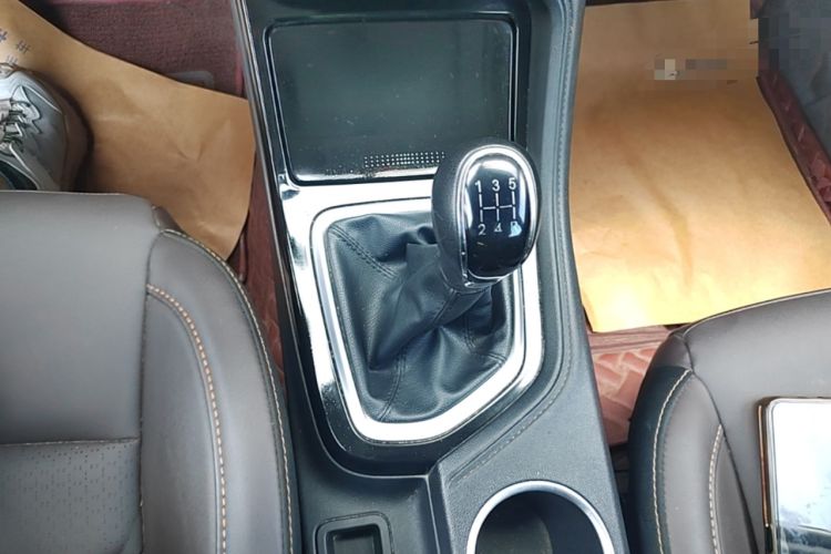 Used CHANGAN CS35PLUS 2019 1.6L Manual Chuanlian Edition Gear Lever