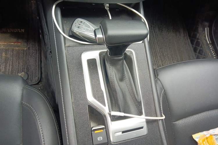 Used CHANGAN CS35PLUS 2019 1.4T DCT New Sharp Blue Whale Edition Gear Lever