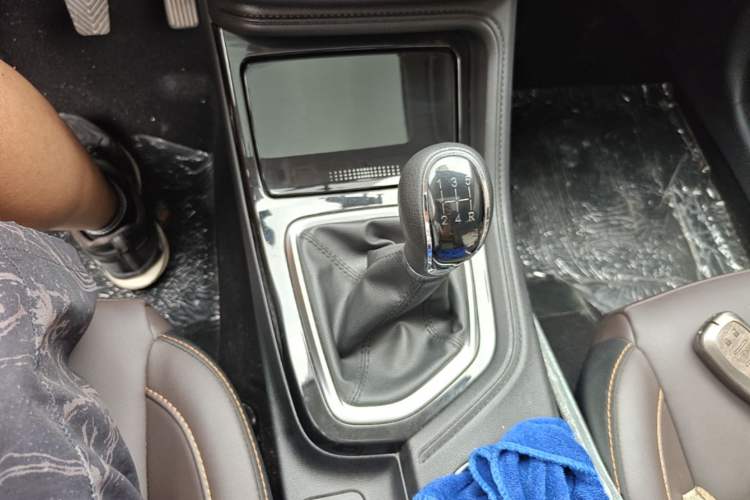 Used CHANGAN CS35PLUS 2019 1.6L Manual Chuanlian Edition Gear Lever