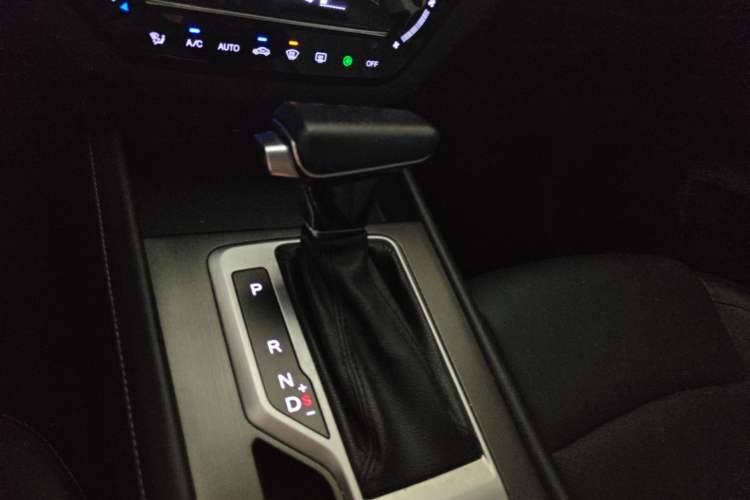 Used CHANGAN CS35PLUS 2019 1.4T DCT CoolLink Blue Whale Edition Gear Lever