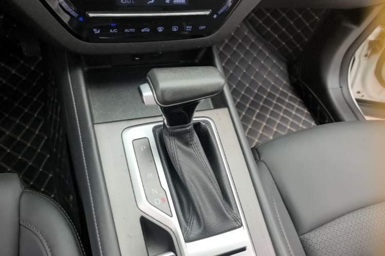 Used CHANGAN CS35PLUS 2019 1.4T DCT Chuanlian Blue Whale Edition Gear Lever