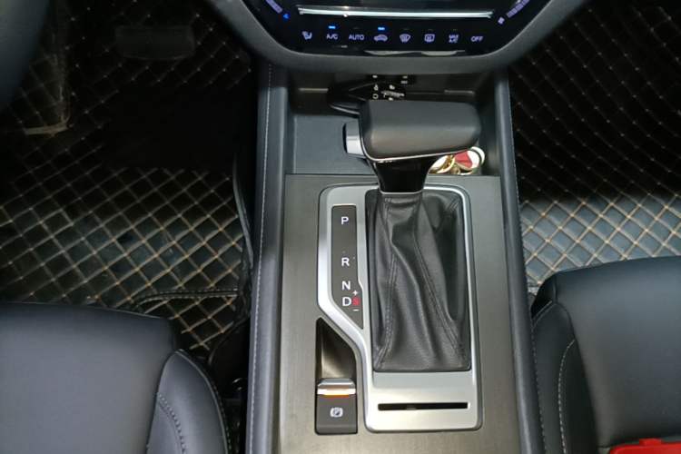 Used CHANGAN CS35PLUS 2019 1.4T DCT Chuanlian Blue Whale Edition Gear Lever