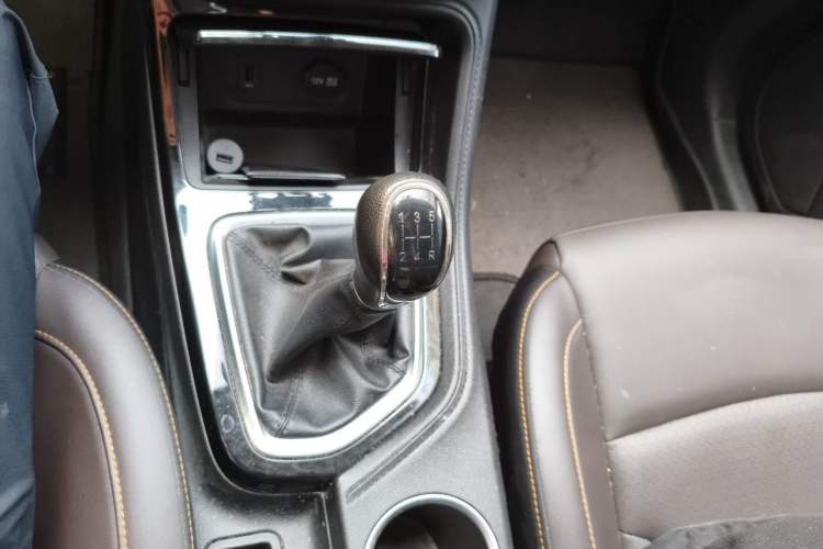 Used CHANGAN CS35PLUS 2019 1.6L Manual E-Link Upgrade Edition Gear Lever