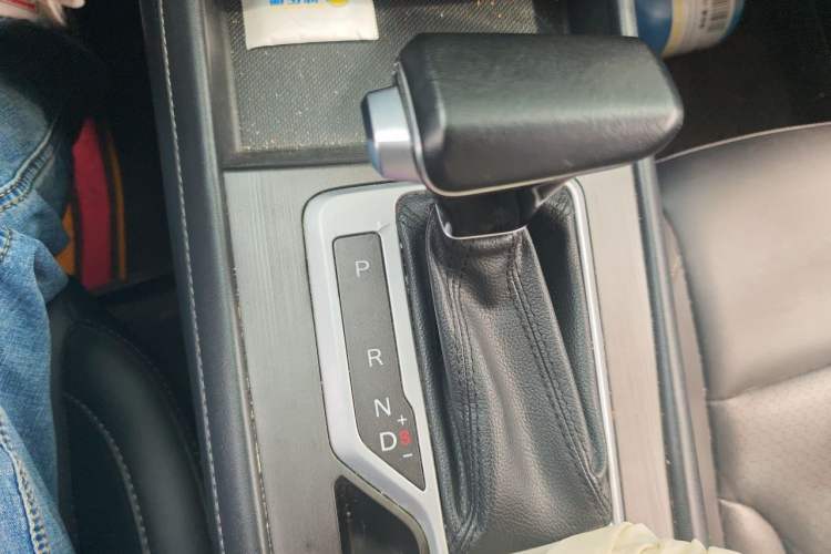 Used CHANGAN CS35PLUS 2019 1.4T DCT CoolLink Blue Whale Edition Gear Lever