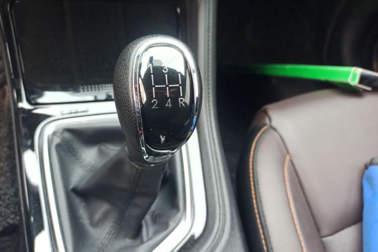 Used CHANGAN CS35PLUS 2019 1.6L Manual E-Link Upgrade Edition Gear Lever