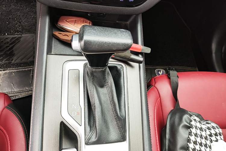 Used CHANGAN CS35PLUS 2019 1.4T DCT Chuanlian Blue Whale Edition Gear Lever