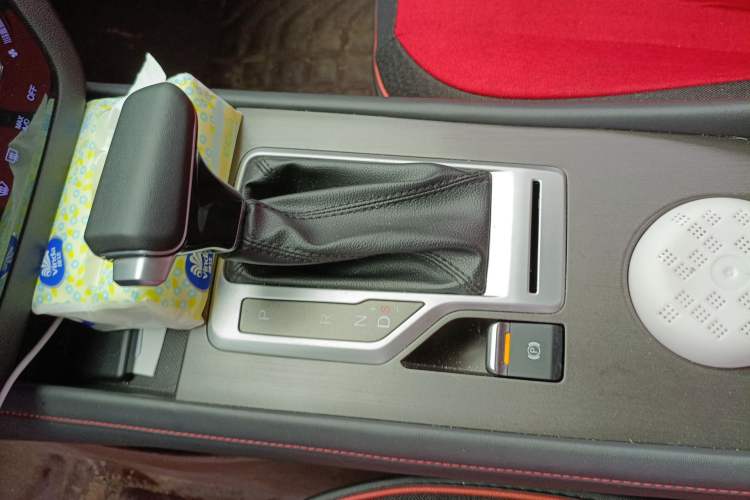 Used CHANGAN CS35PLUS 2019 1.4T DCT Chuanlian Blue Whale Edition Gear Lever
