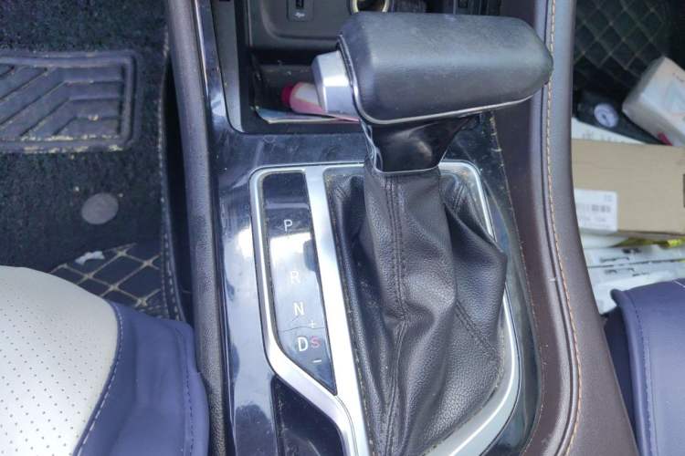 Used CHANGAN CS35PLUS 2019 1.6L Automatic Changlian Edition Gear Lever