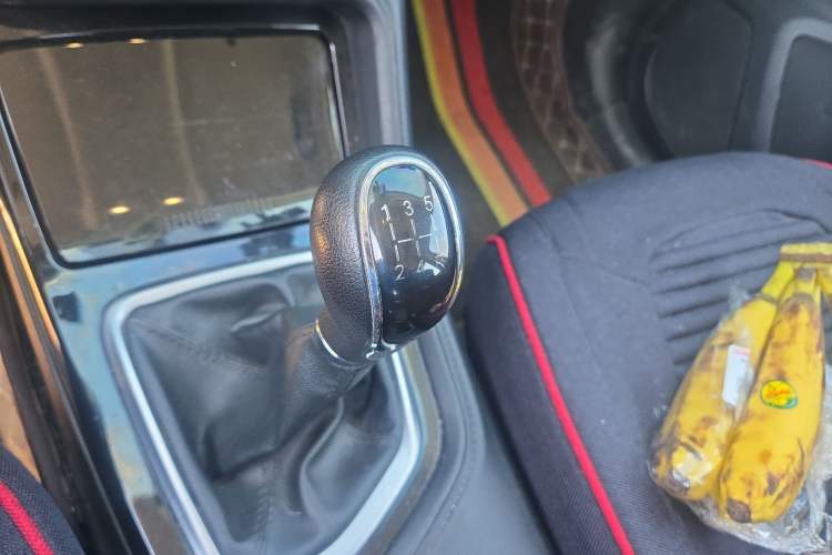 Used CHANGAN CS35PLUS 2019 1.6L Manual Chuanlian Edition Gear Lever
