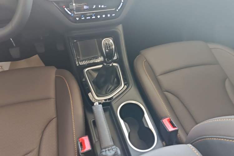 Used CHANGAN CS35PLUS 2019 1.6L Manual Chuanlian Edition Gear Lever