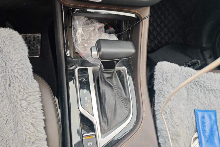 Used CHANGAN CS35PLUS 2019 1.6L Automatic Yue Lian Upgrade Edition Gear Lever