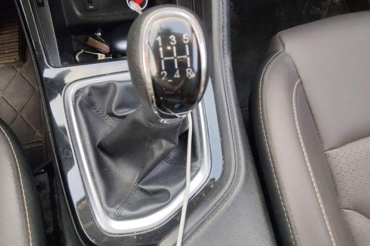 Used CHANGAN CS35PLUS 2019 1.6L Manual Chuanlian Edition Gear Lever
