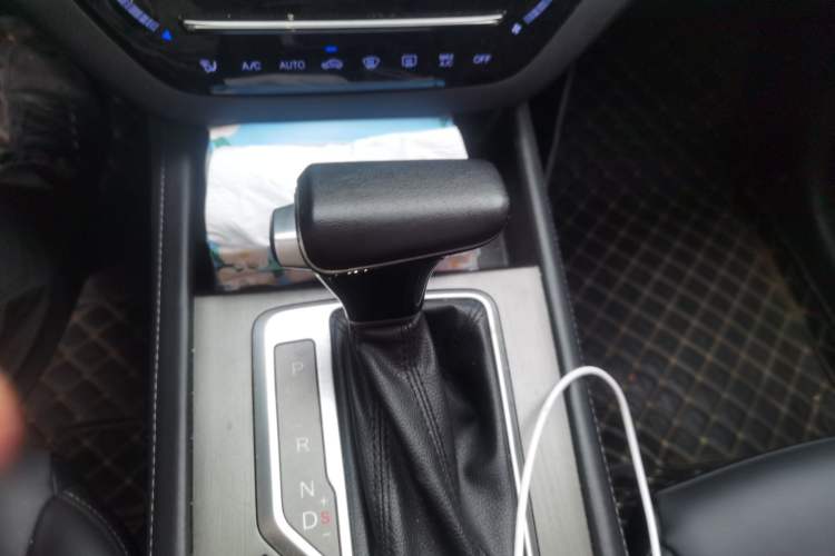 Used CHANGAN CS35PLUS 2019 1.4T DCT Chuanlian Blue Whale Edition Gear Lever