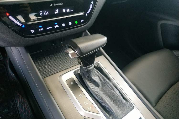 Used CHANGAN CS35PLUS 2019 1.4T DCT CoolLink Blue Whale Edition Gear Lever
