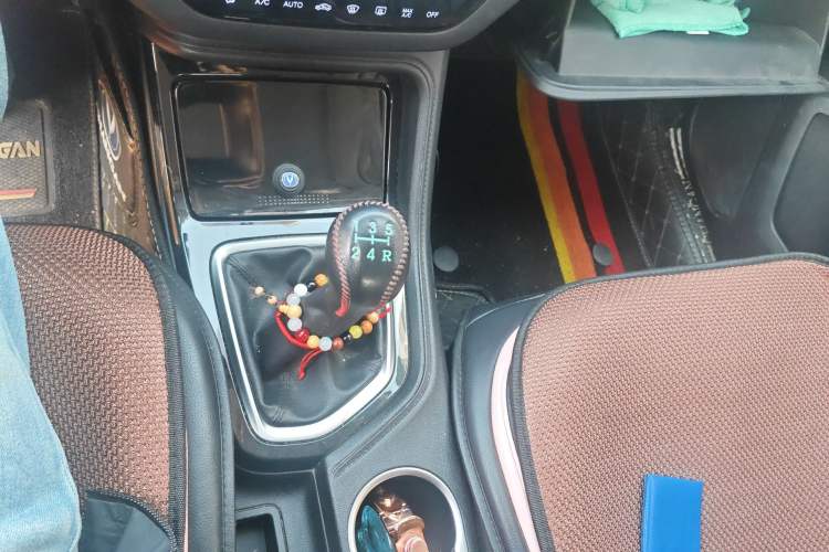 Used CHANGAN CS35PLUS 2019 1.6L Manual Chuanlian Edition Gear Lever