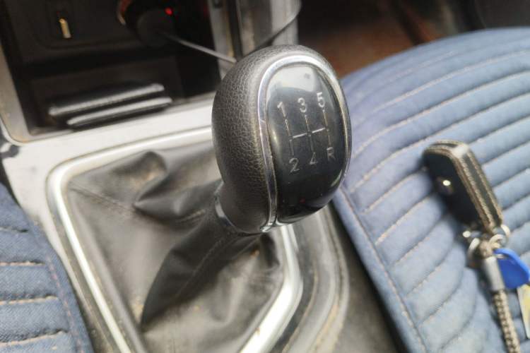 Used CHANGAN CS35PLUS 2019 1.6L Manual Chuanlian Edition Gear Lever
