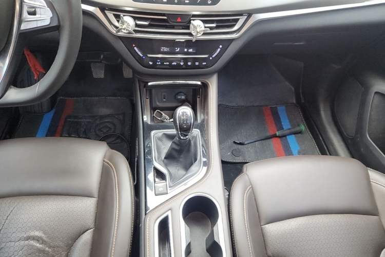 Used CHANGAN CS35PLUS 2019 1.6L Manual Cool Edition Gear Lever
