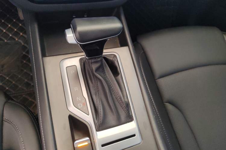 Used CHANGAN CS35PLUS 2019 1.4T DCT Chuanlian Blue Whale Edition Gear Lever