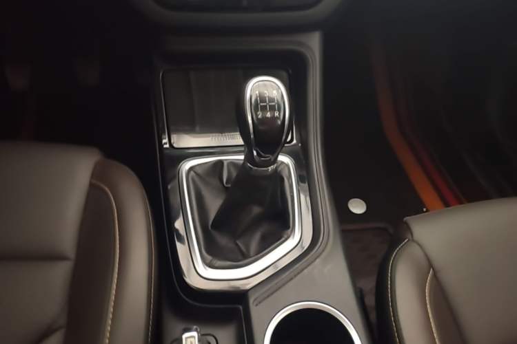 Used CHANGAN CS35PLUS 2019 1.6L Manual Chuanlian Edition Gear Lever