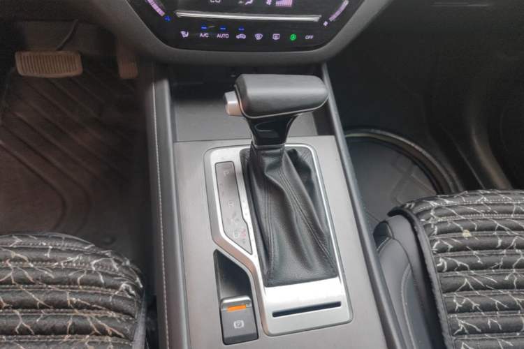 Used CHANGAN CS35PLUS 2019 1.4T DCT CoolLink Blue Whale Edition Gear Lever