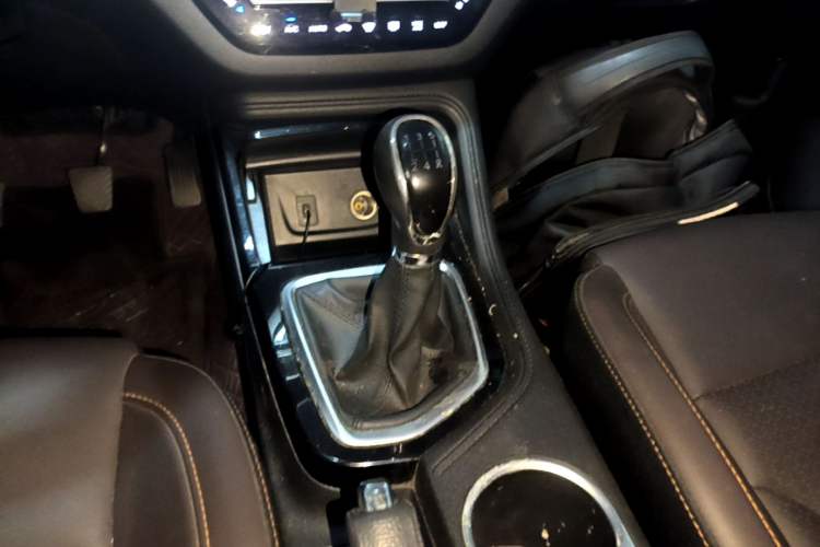 Used CHANGAN CS35PLUS 2019 1.6L Manual Chuanlian Edition Gear Lever