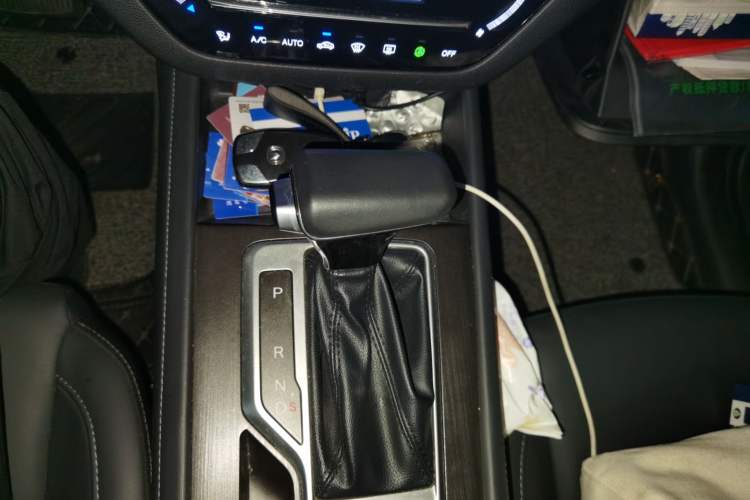 Used CHANGAN CS35PLUS 2019 1.4T DCT CoolLink Blue Whale Edition Gear Lever