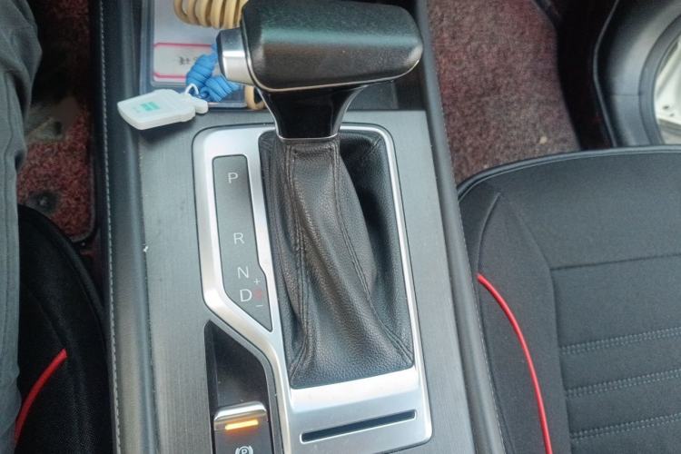 Used CHANGAN CS35PLUS 2019 1.4T DCT Chuanlian Blue Whale Edition Gear Lever